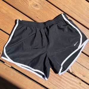 nike shorts size large